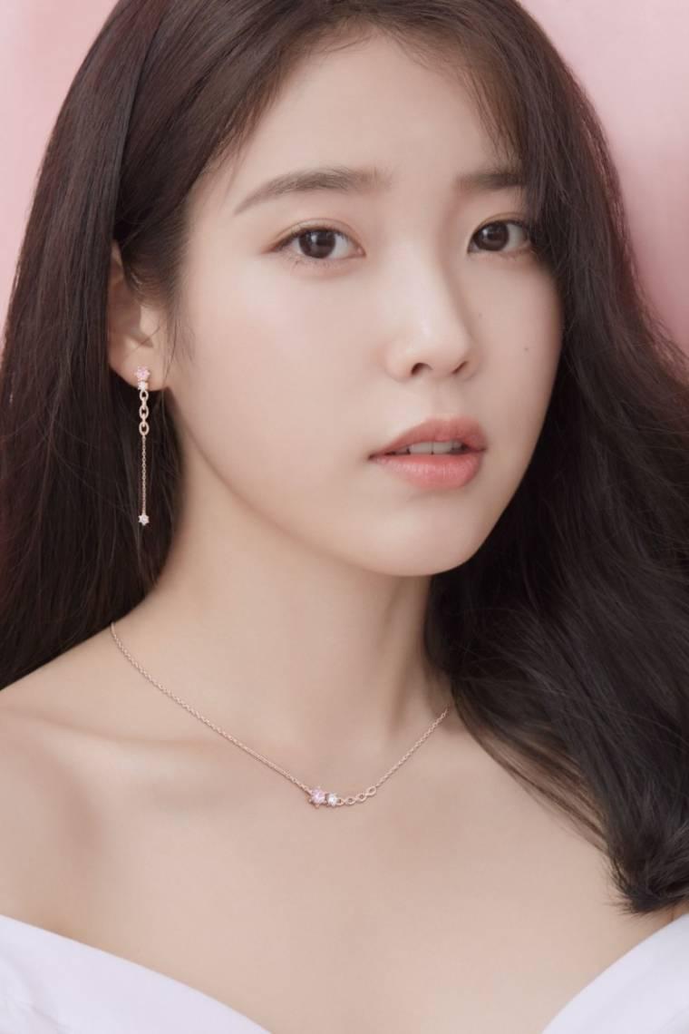 
아이유 2
