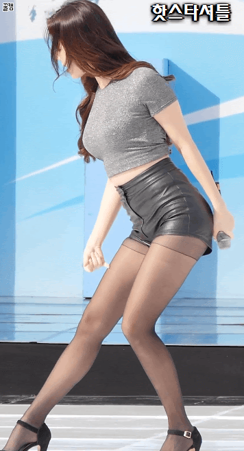 
유라가 2년 만에 완성했다는 작품.jpg
