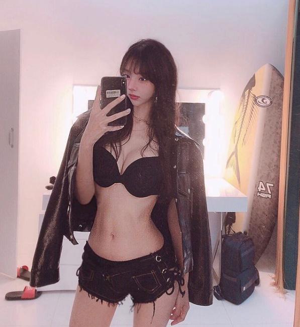 
미스비키니 우승했던 레이싱 모델
