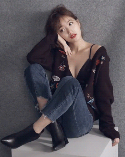 
연예인 사진
