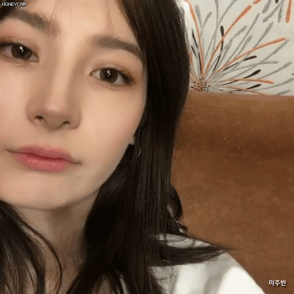 
한국에 있는 러시아 모델.gif
