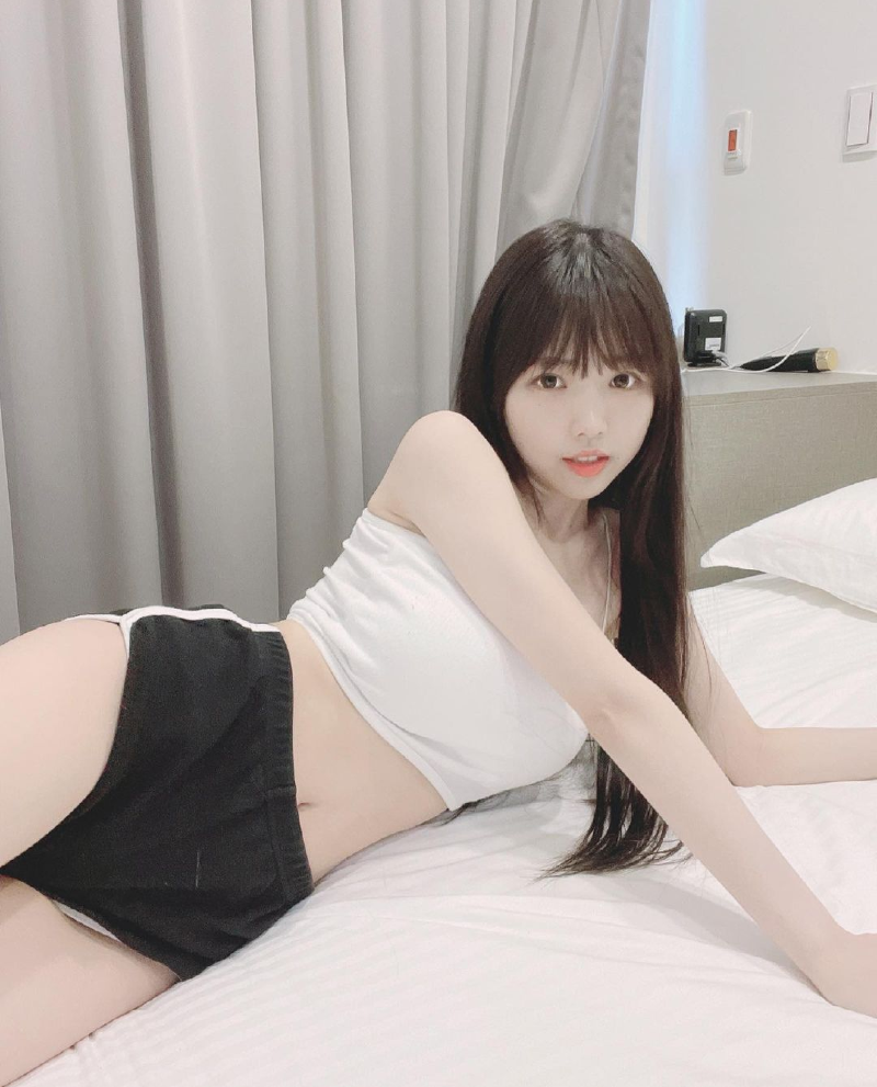 
쌍판대기 번번한 대만 짱깨 처자
