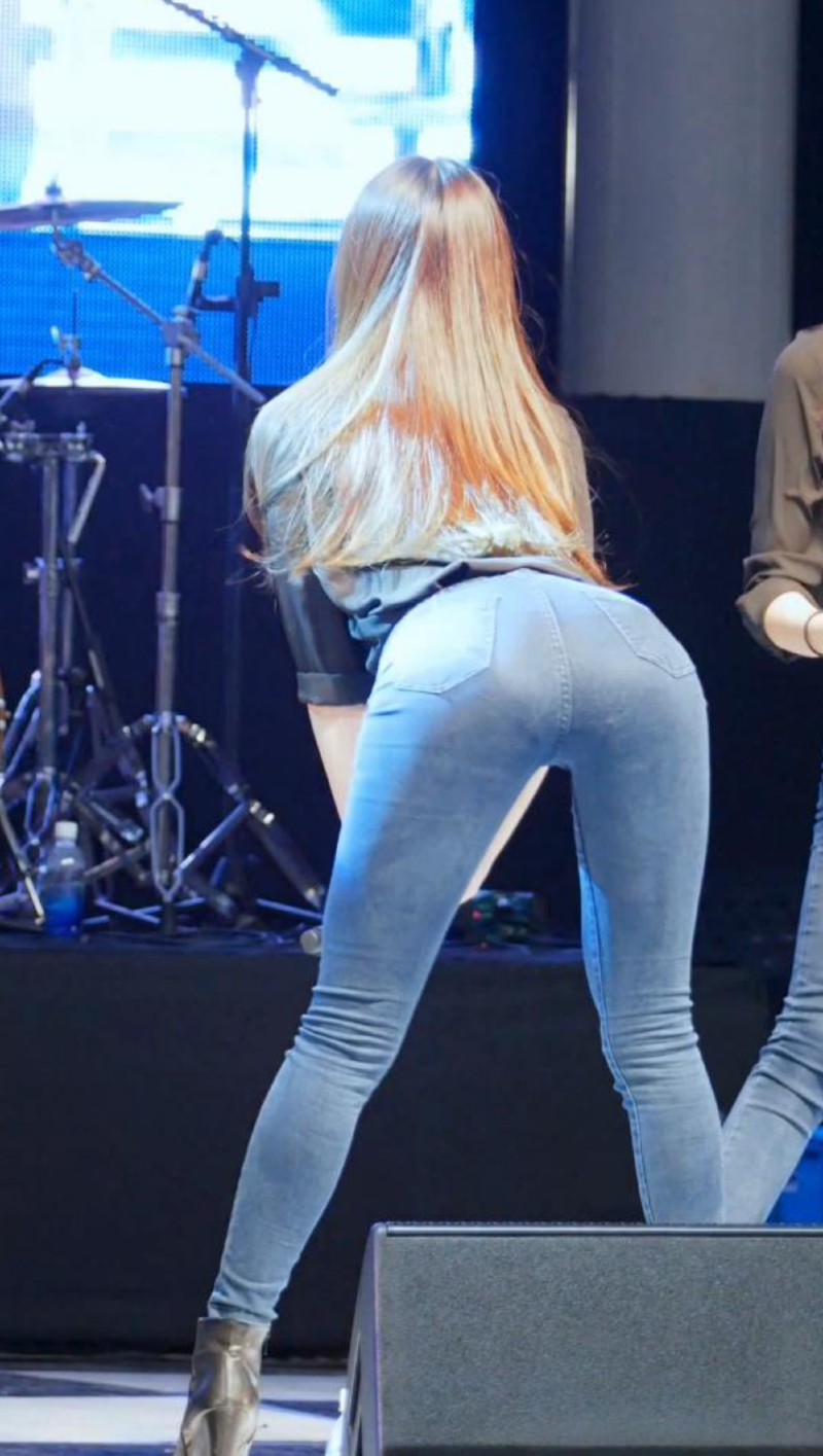 
하니 뒷모습
