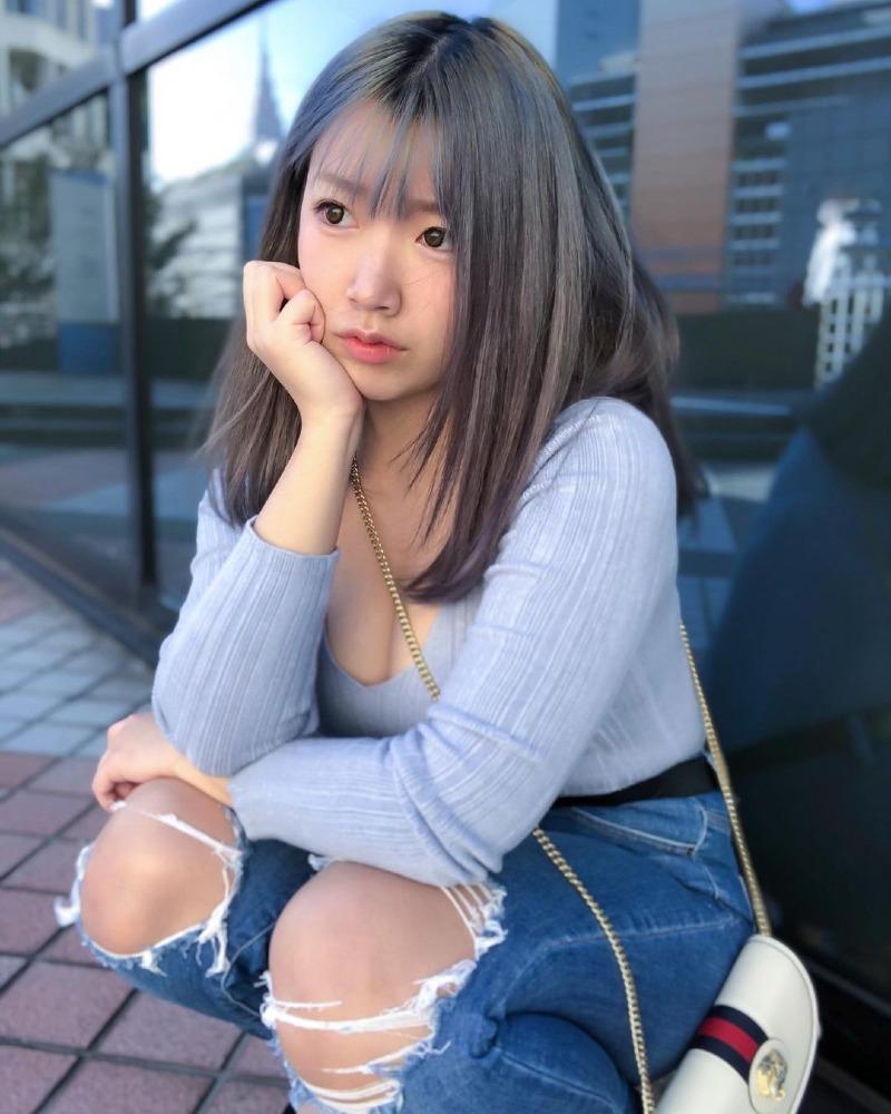 
젖절한 누나 !!
