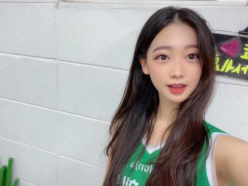 
[스압] 01년생 우수한 치어리더.jpgif
