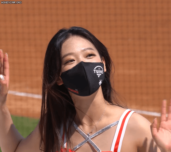 
[스압] 01년생 우수한 치어리더.jpgif
