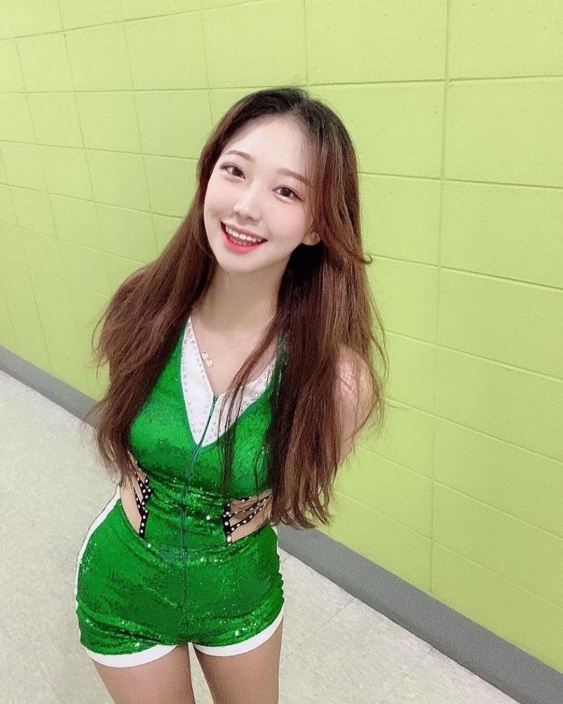 
[스압] 01년생 우수한 치어리더.jpgif
