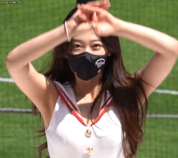 
[스압] 01년생 우수한 치어리더.jpgif
