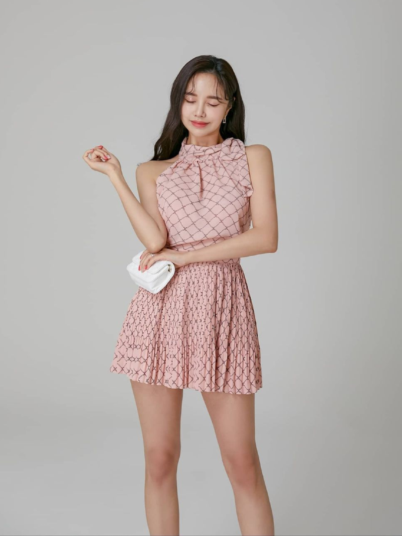 여성 이쁜옷(페미 쿵쾅이들 못입는) 쇼핑몰 하이디바 모델님