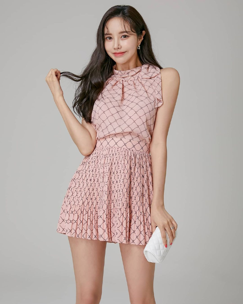 여성 이쁜옷(페미 쿵쾅이들 못입는) 쇼핑몰 하이디바 모델님