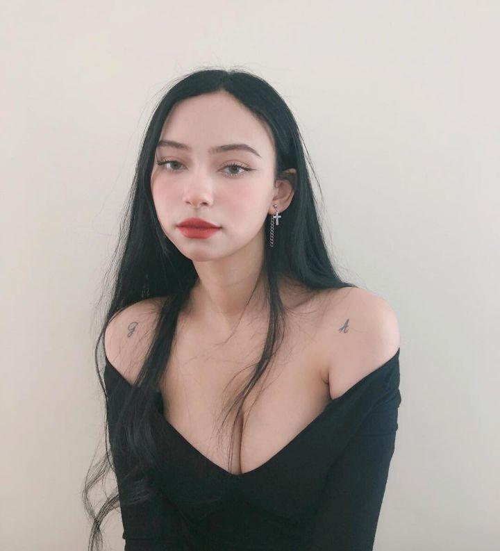 
러시아 쌍둥이 모델
