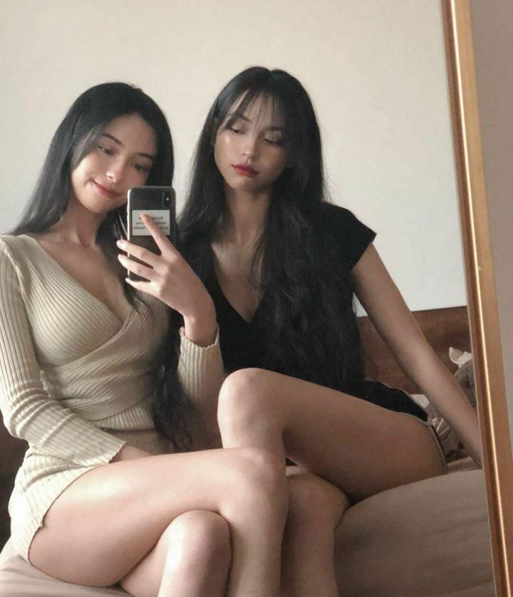 
러시아 쌍둥이 모델
