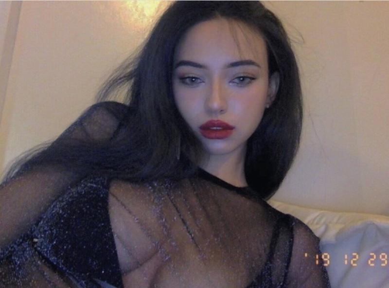 
러시아 쌍둥이 모델

