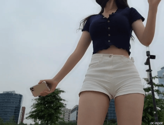 
여의도공원에 나타난 처자~
