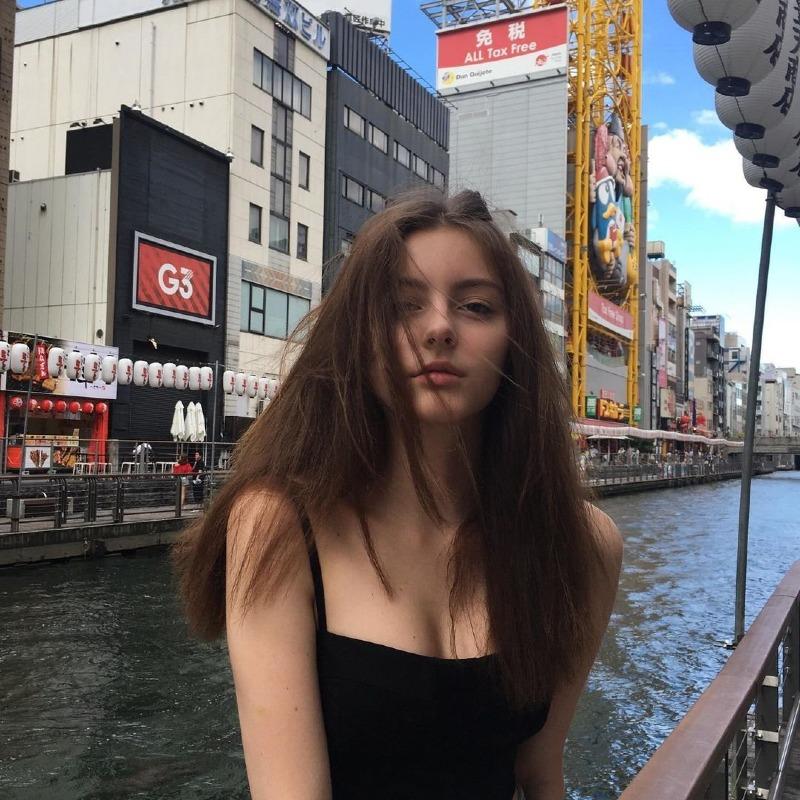 
동유럽 모델 처자.jpg
