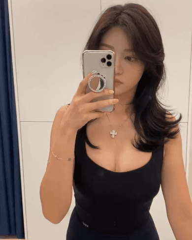 윤호연 아나운서.jpgif