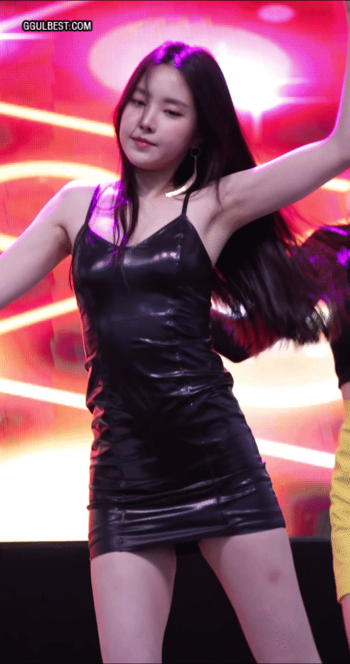 
슬랜더의 정석 손나은.gif
