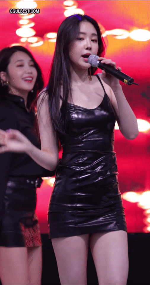 
슬랜더의 정석 손나은.gif

