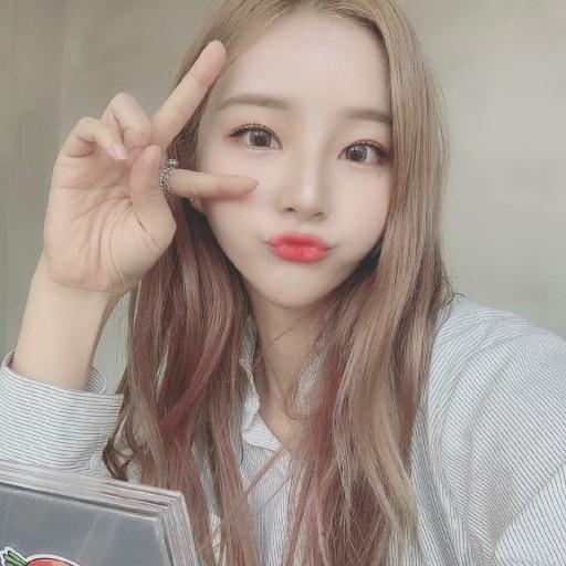 
김진아 진짜 이쁘다
