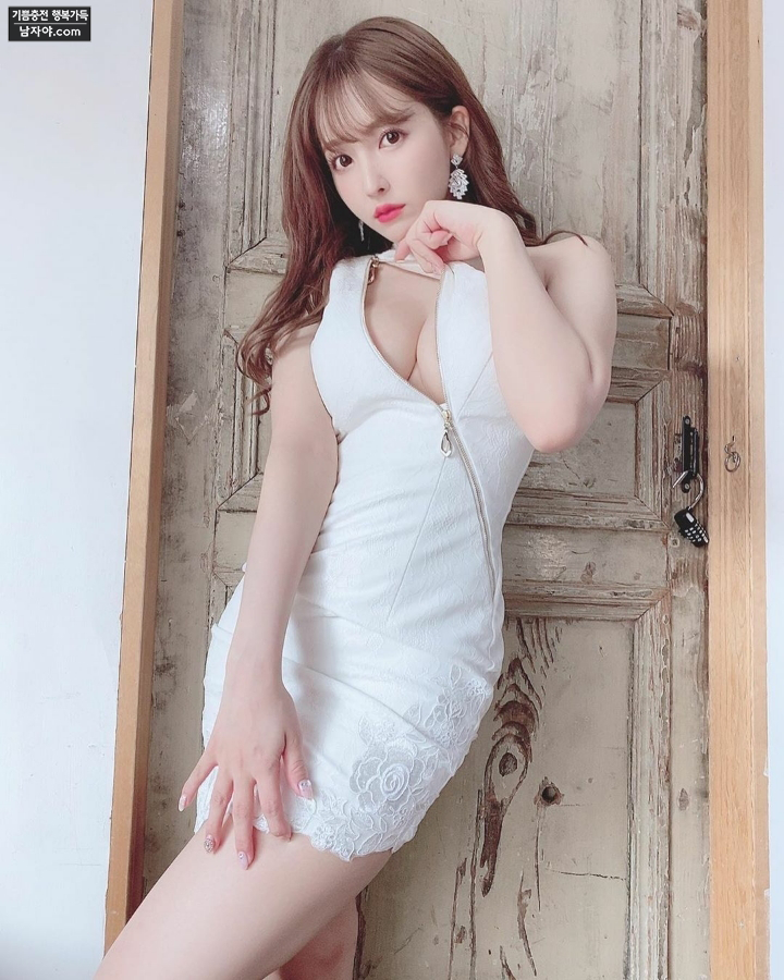 
미카미 유아 대각선 지퍼

