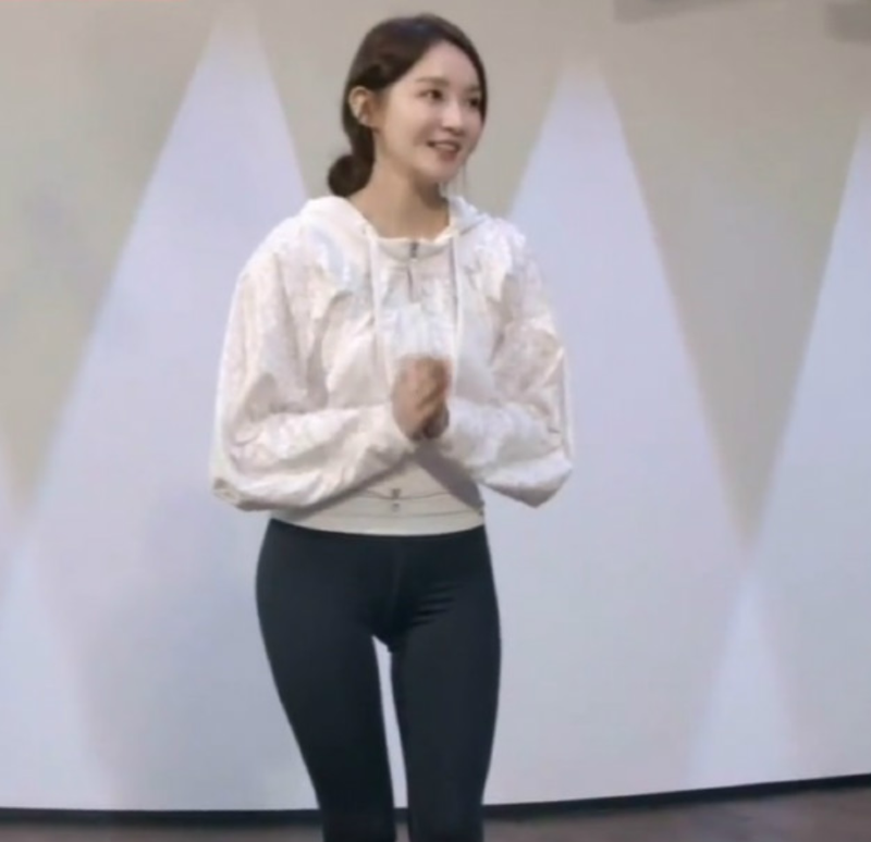 
강민경
