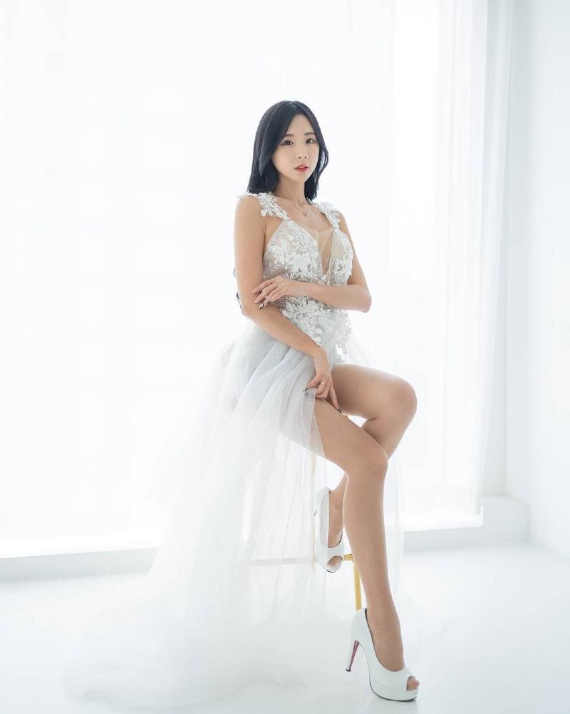 
모델 하빈

