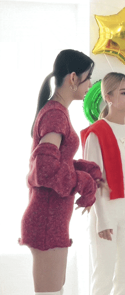 
타이트한 원피스 채영
