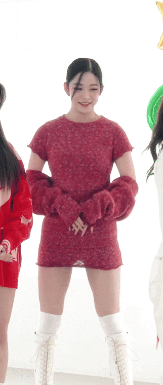 
타이트한 원피스 채영
