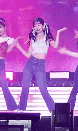 
양갈래 청바지 채원
