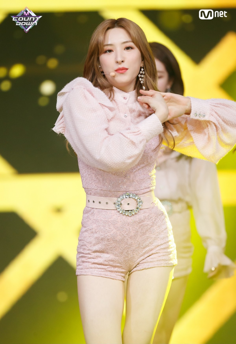 
우주소녀 ^-^
