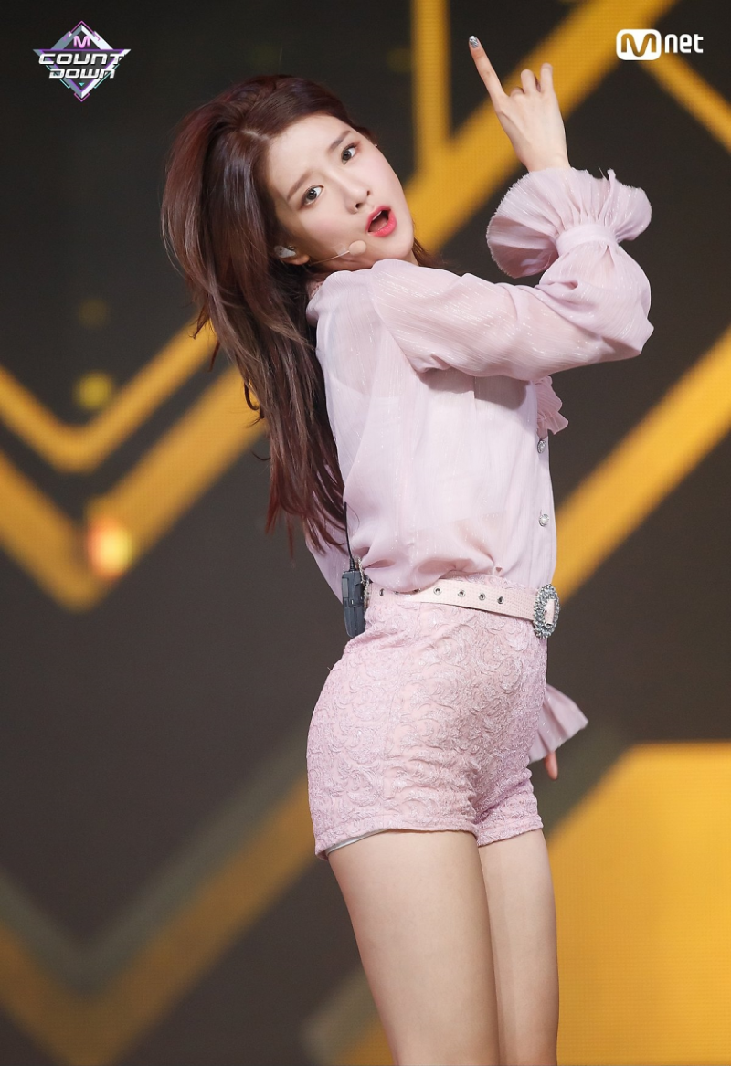 
우주소녀 ^-^

