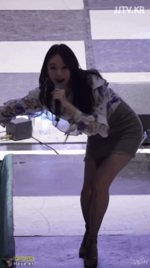 
강민경
