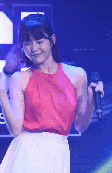 
아이유
