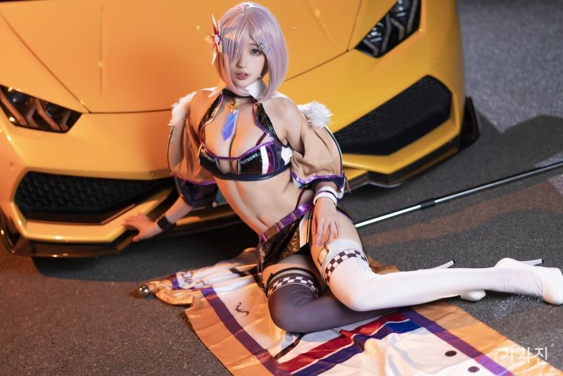 
슈퍼카 레이싱걸

