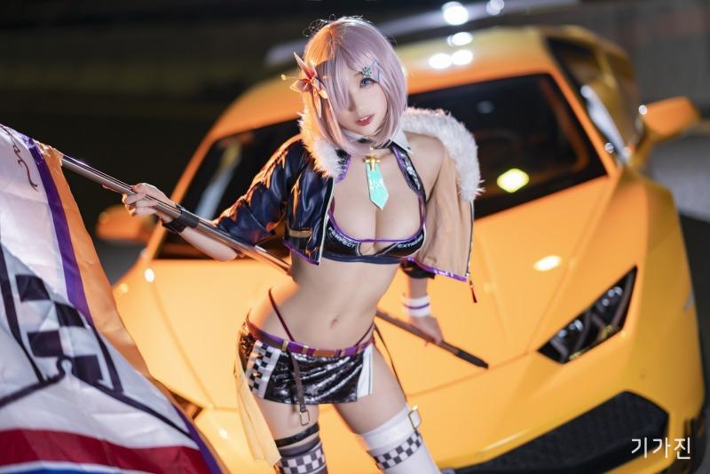 
슈퍼카 레이싱걸
