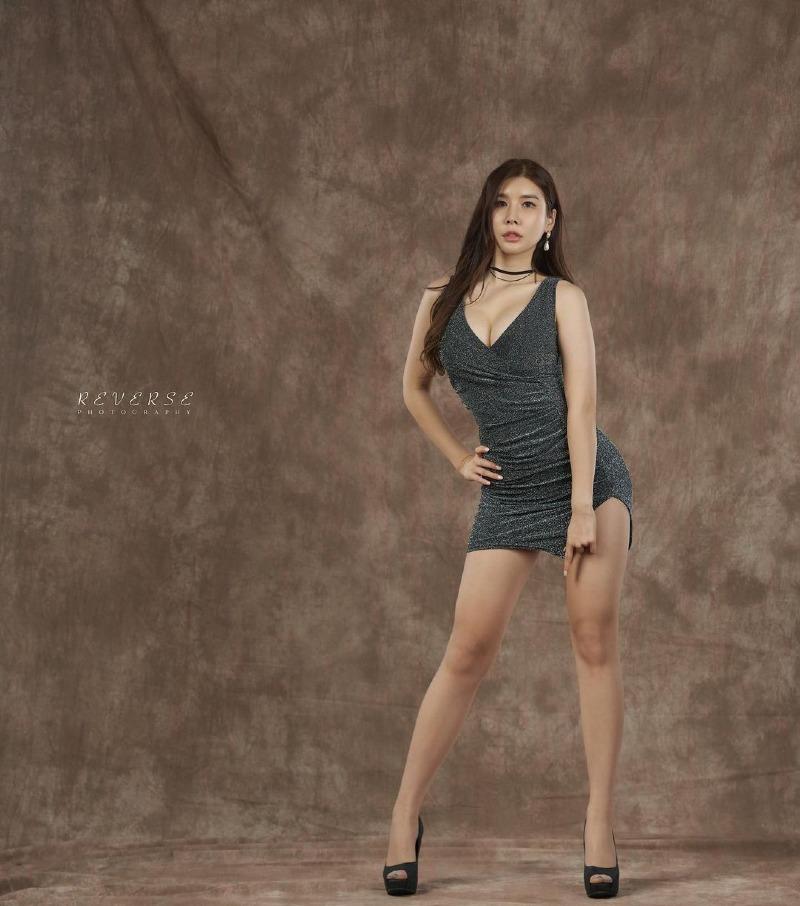 
모델 주나일
