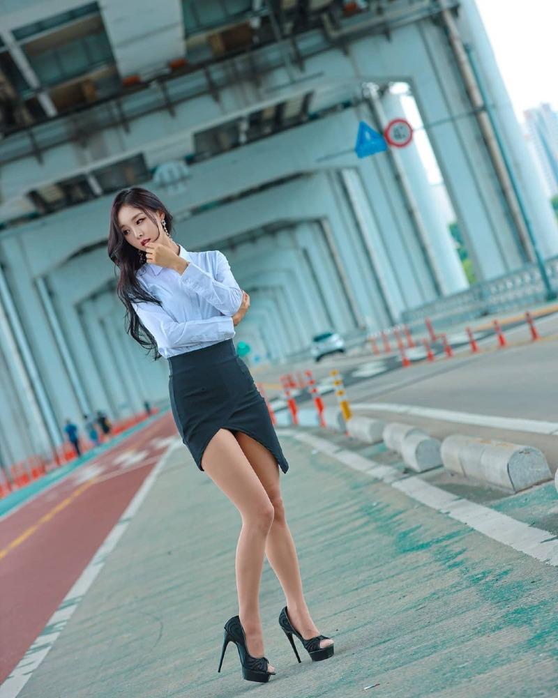 
모델 김가온
