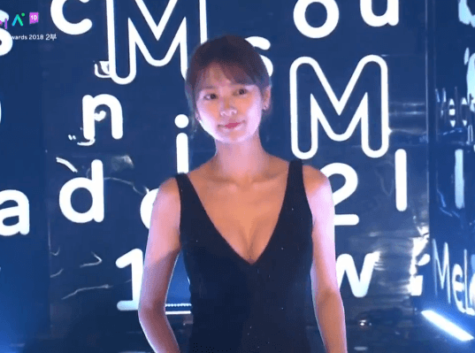 
배우 정소민 몸매.jpgif
