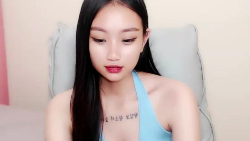 뜻도 모르고 한글타투 새긴듯한 중국 한글타투녀