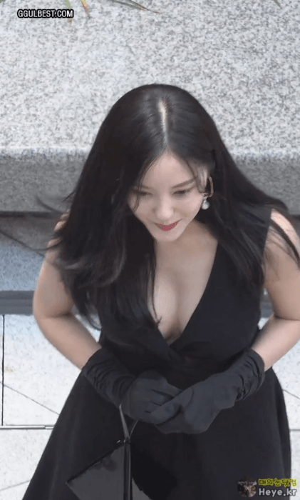 
효민 블렉드레스
