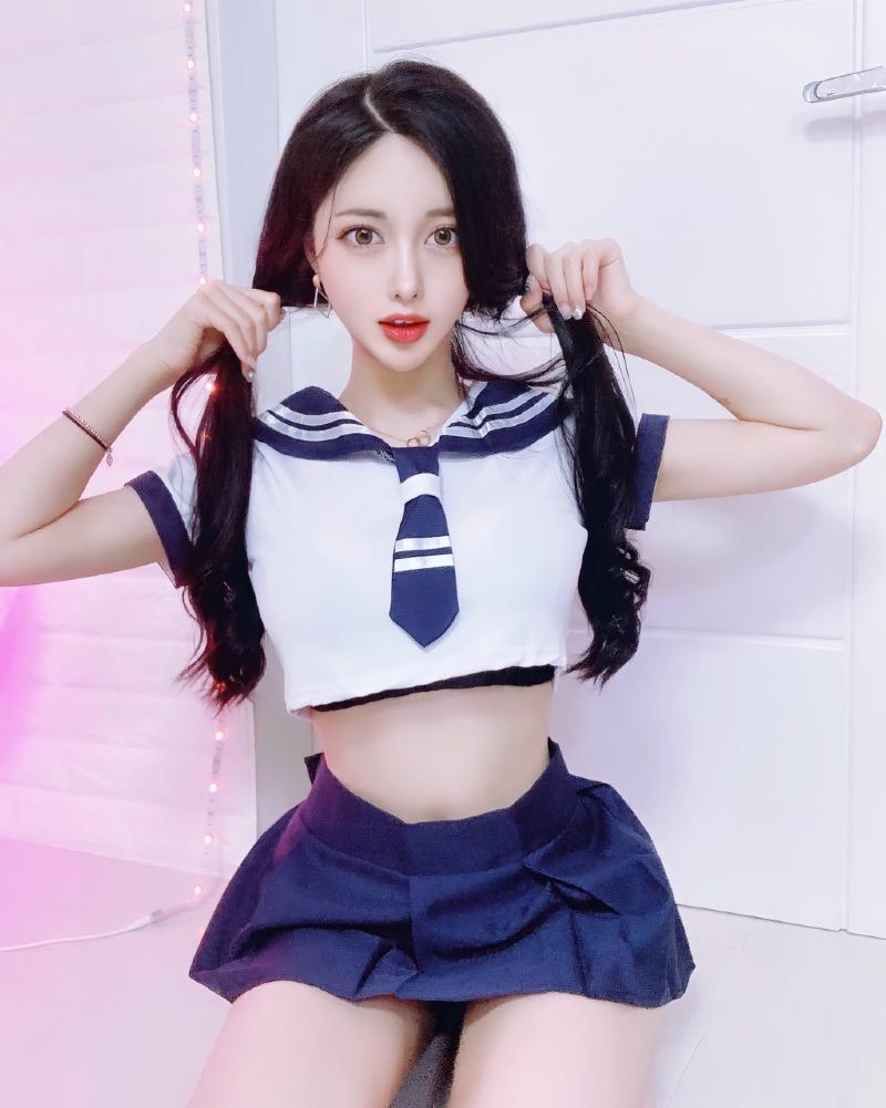 
레이싱모델은아닌데 이친구 쫌 괜찮더라 ...(좌표사진밑에)
