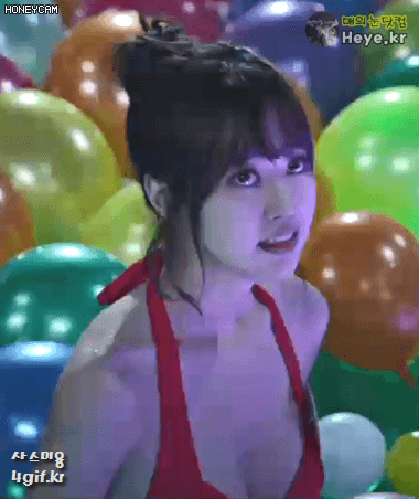 
빨간 비키니 진세연.gif

