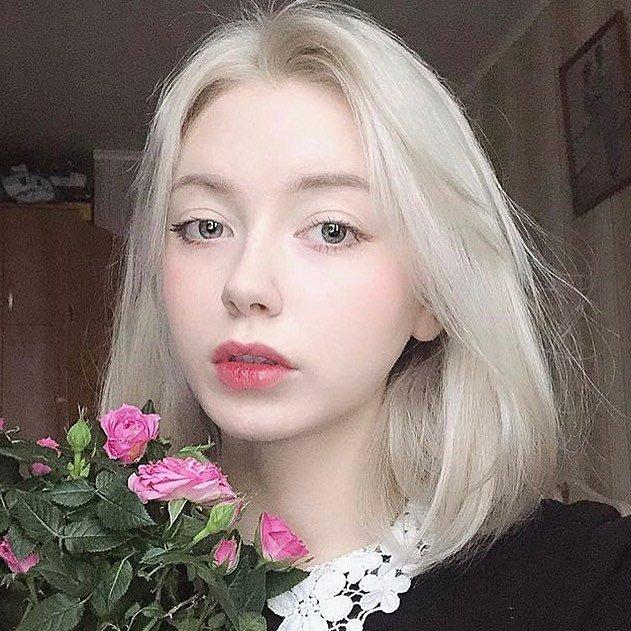 
셀카 많이찍는 러시아 처녀.jpg
