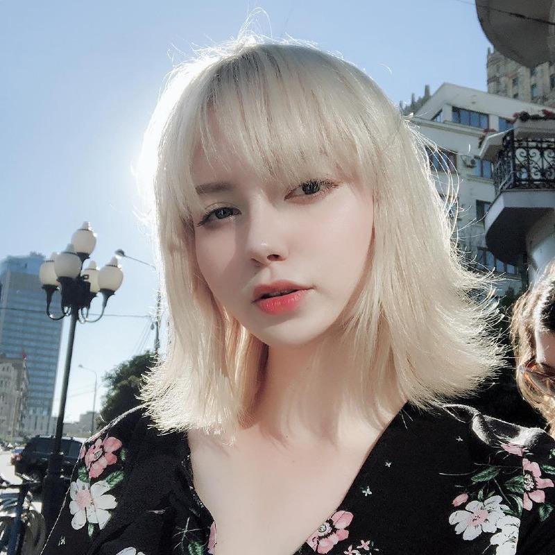 
셀카 많이찍는 러시아 처녀.jpg
