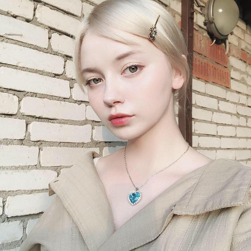 
셀카 많이찍는 러시아 처녀.jpg
