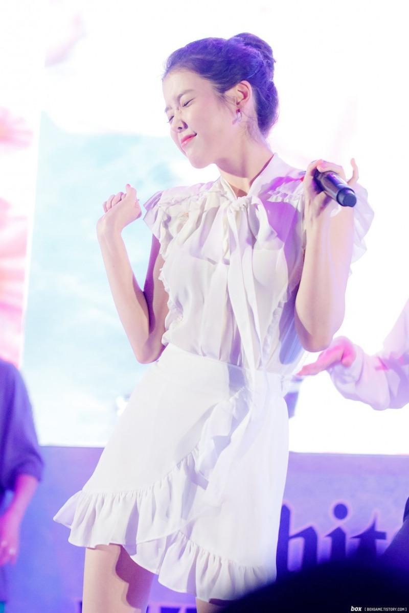 
O(＞_＜)O 아이유.jpg

