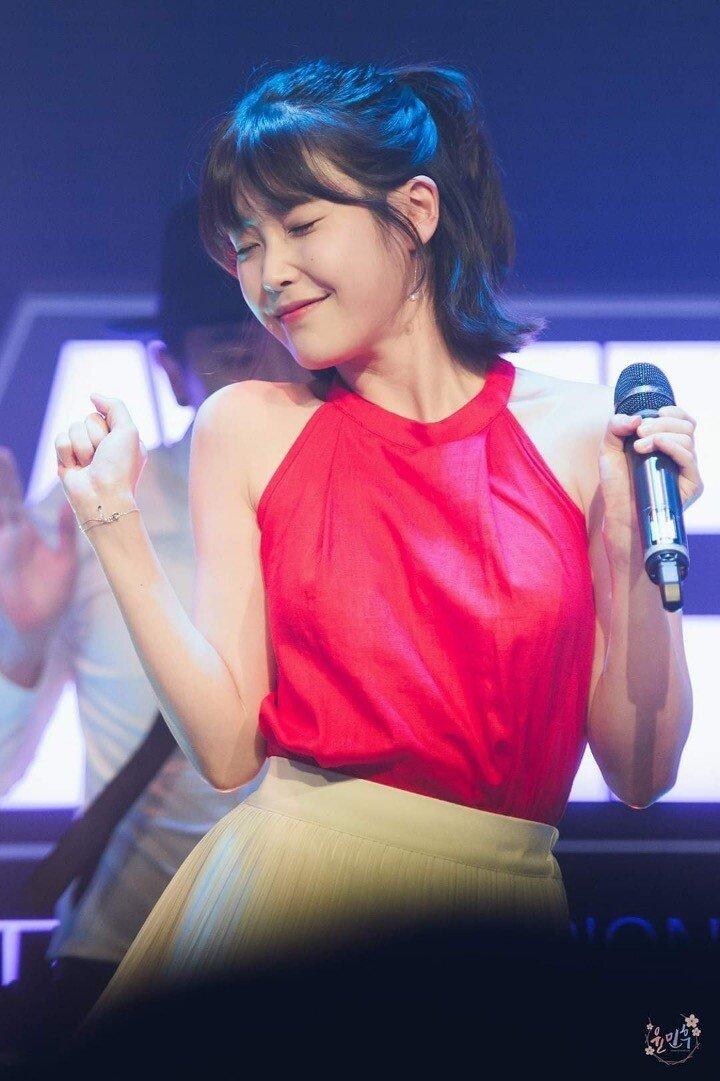 
O(＞_＜)O 아이유.jpg
