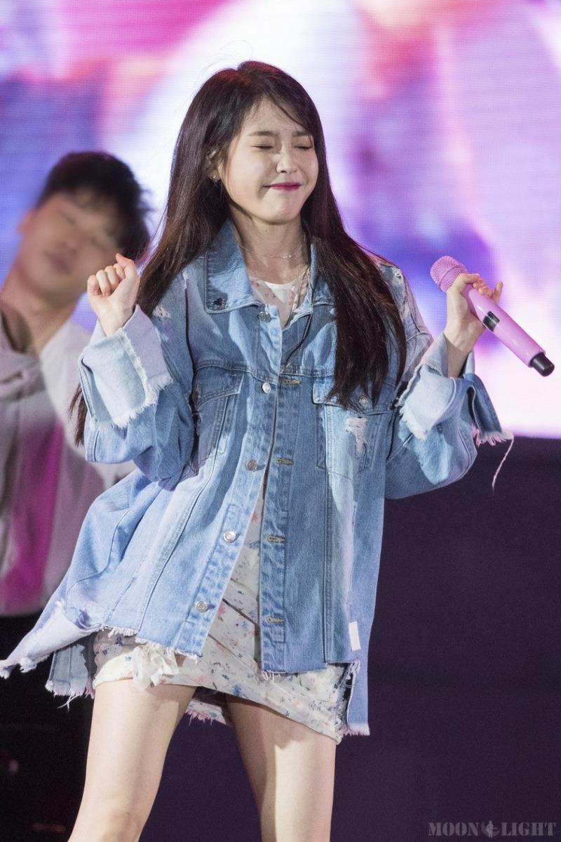 
O(＞_＜)O 아이유.jpg

