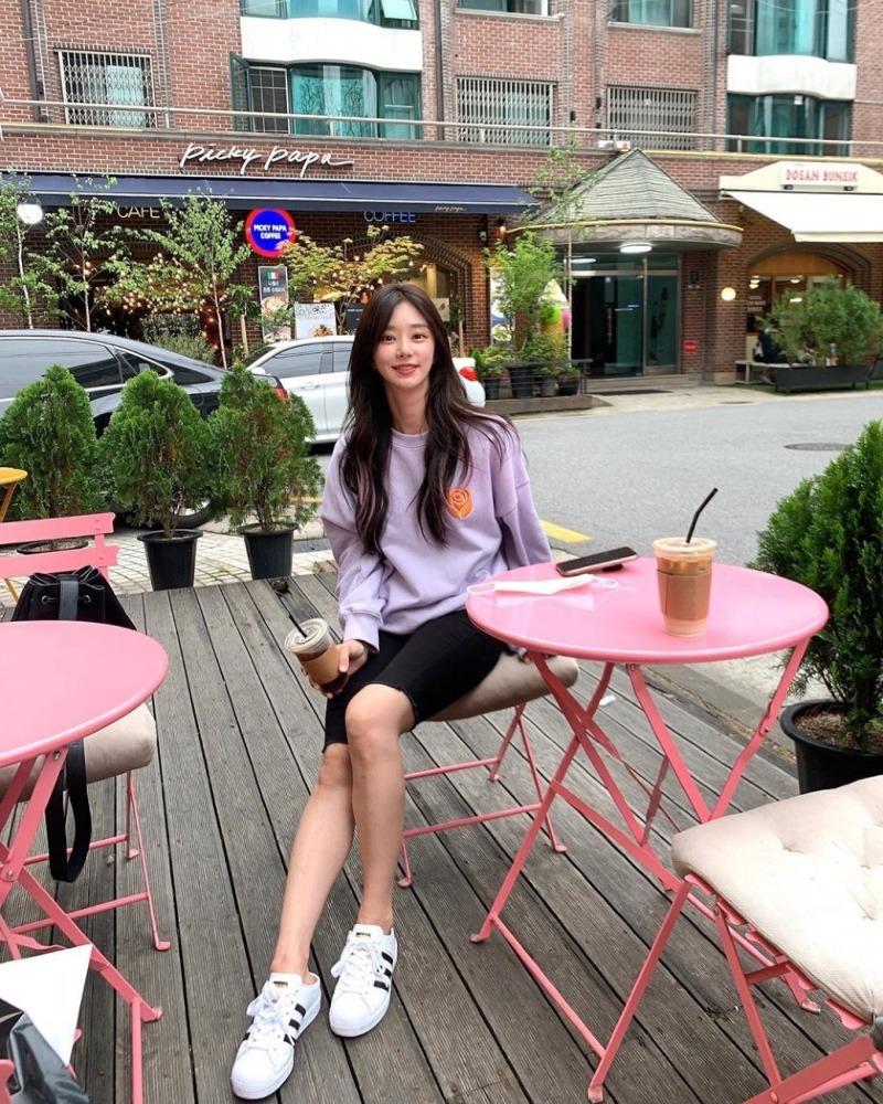 
커피 마시는 이주빈,jpgif
