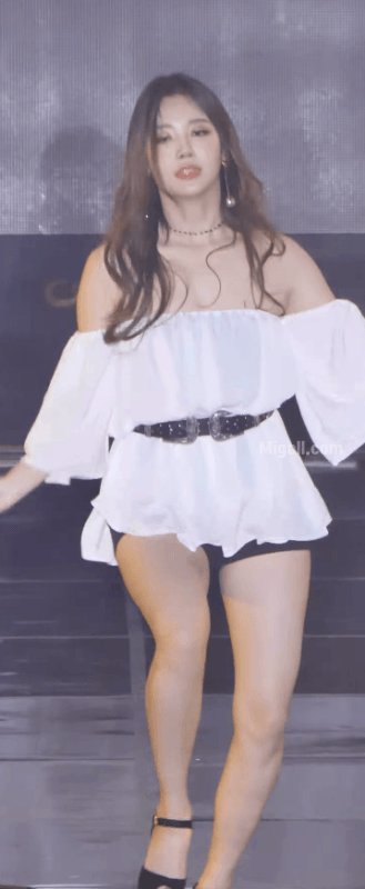 
[스압] 유라 레전드 의상.gif
